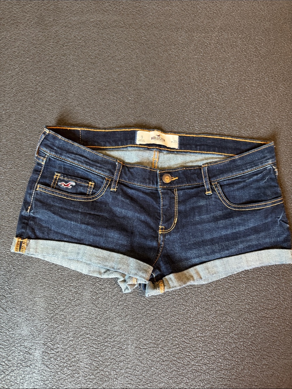 Hollister Dark Blue Denim Rolled Hem Women’s Shorts Size 29